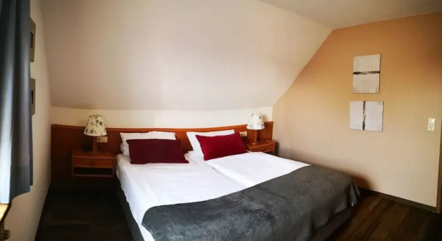 Hotel Restaurant Petri-Hof, Prenota Hotel Bous Germania