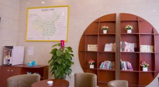 GreenTree Inn LaiBin DaQiao Road YeJin Road Express Hotel, Book Hotel Hoteller i Laibin med parkering, Parkering