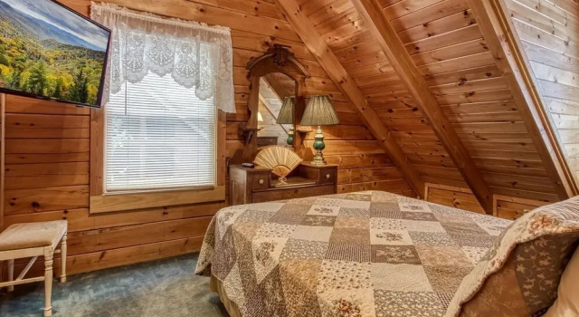 Er2 - Heavenly View Great Location! - Close To Town! 2 Bedroom Cabin by RedAwning
