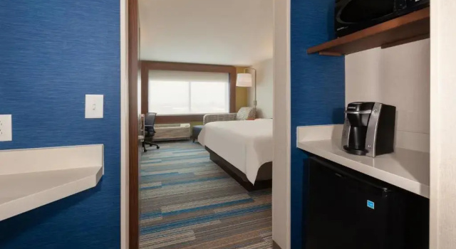 Двухместный номер Standard Holiday Inn Express & Suites Brunswick - Harpers Ferry Area by IHG
