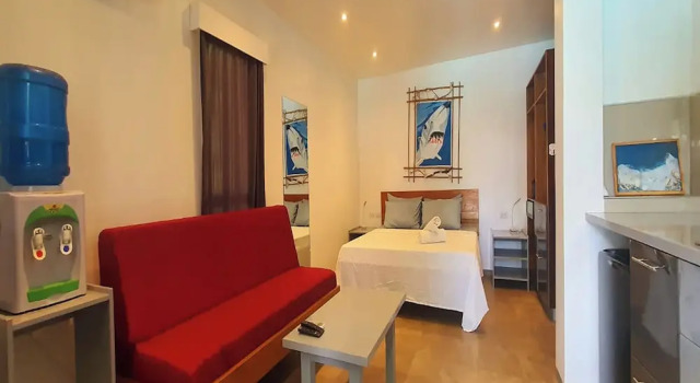 Трёхместное бунгало с балконом и с видом на бассейн Pili Beach Resort Agmanic