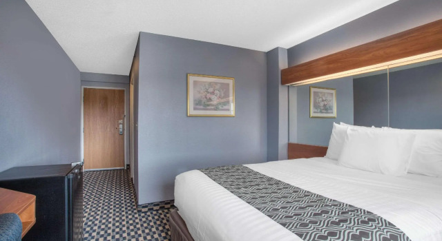 Двухместный номер Standard Microtel Inn and Suites Dover