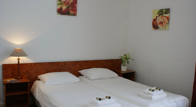 Hotel Benno, Забронировать Отель Эйндховен - центр города Эйндховен, рядом с Железнодорожный вокзал Эйндховена