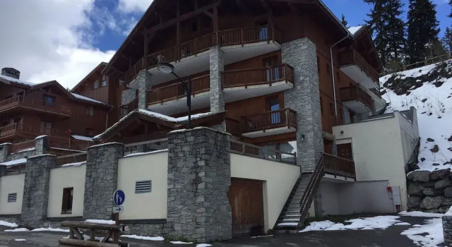 Chalet Oliver by Skinetworks, Prenota Chalet Hotel a Rodano-Alpi con parcheggio, Parcheggio