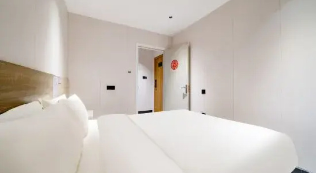 Люкс Comfort Huihe Hotel (Shanghai Wusongkou International Cruise Port Branch)