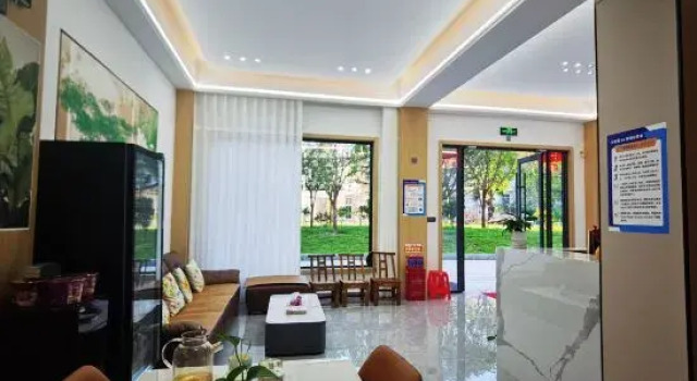 Mingyue Songjian Homestay, Забронировать Отель Чжанцзяцзе Хунань
