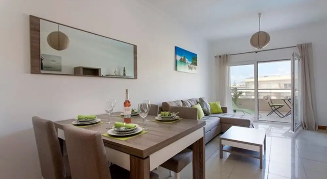 Albufeira - Apartment - Sleeps 4 - Pool - Seaside