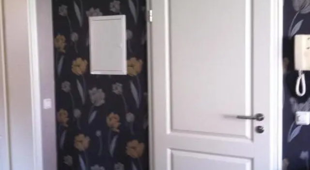 Apartment Vis-a-vis