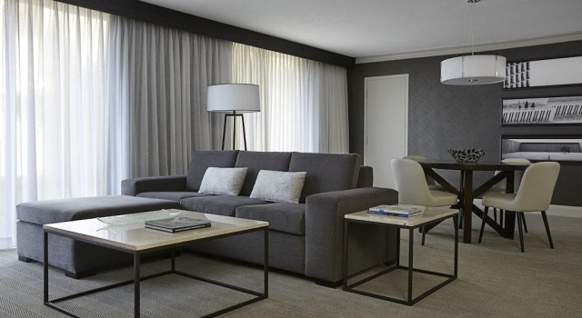 Клубный люкс c 1 комнатой Bethesda Marriott