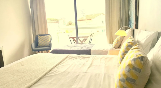 Номер Comfort Hotel Sable Et Soleil - Port, Plage & Jacuzzi privé