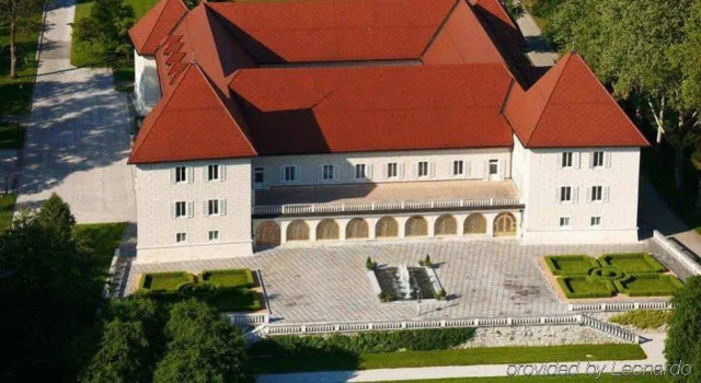 Elegans Hotel Brdo, Prenota Hotel Kranj 
