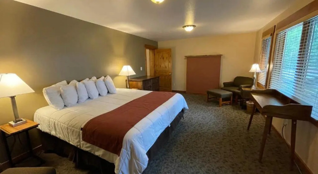 Двухместный семейный номер Standard Silver Moon Inn