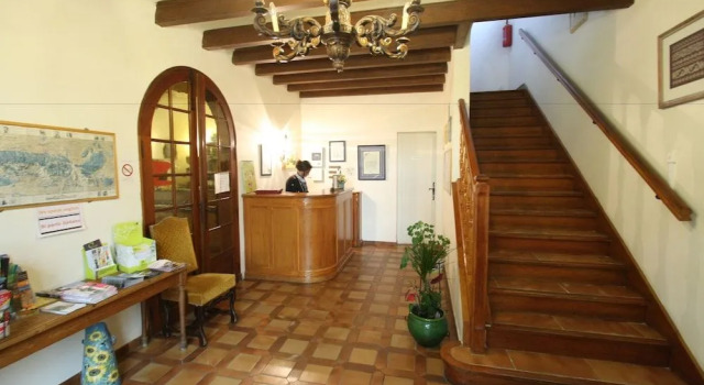 Auberge des Balastres, Book Hostel Fontvieille Alpilles