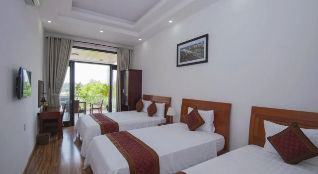 Семейный номер Deluxe с балконом Hoi An Sun Lake Villa