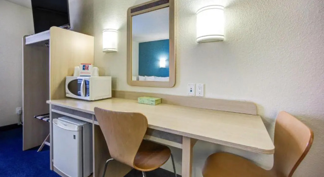 Двухместный номер Standard Days Inn by Wyndham Stony Plain