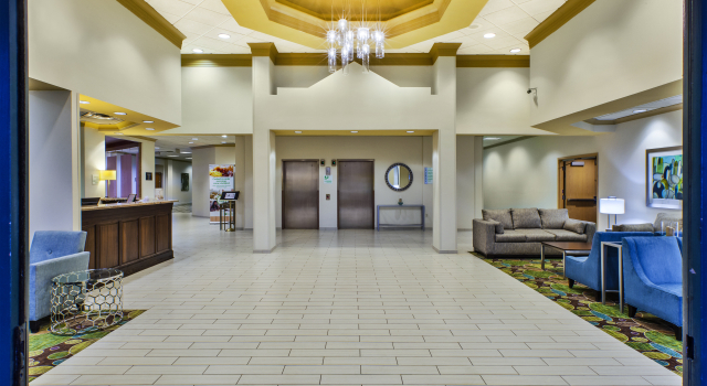 Holiday Inn Hotel & Suites Bolingbrook, Book Hotel Bolingbrook 