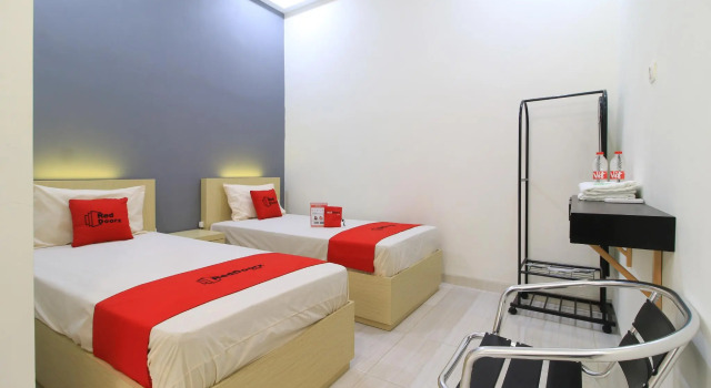 Standart çift kişilik oda RedDoorz near Klaten Train Station