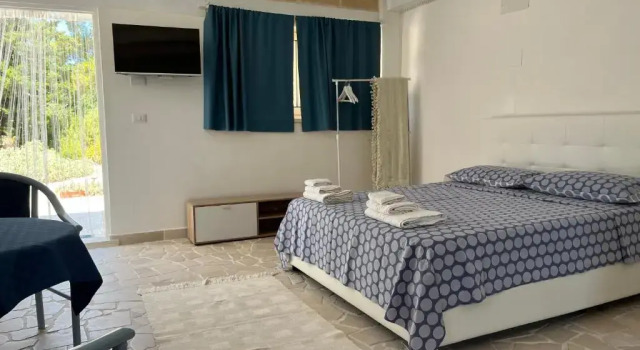 Люкс c 1 комнатой B&B Villa Mediterranea with private parking