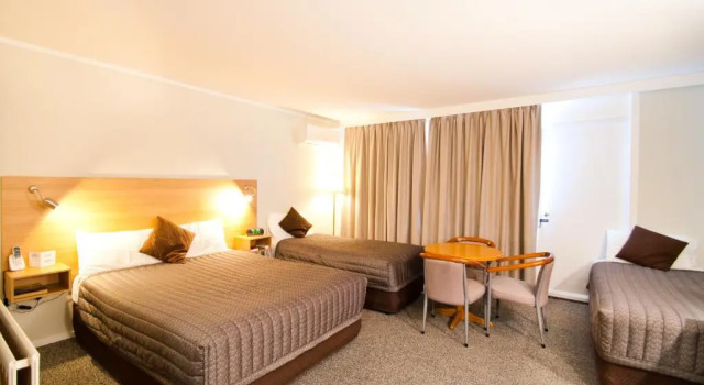 Семейный номер Deluxe Posthouse Motor Lodge