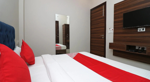 OYO 38799 Savoy Guest House, Rezerwuj Pensjonat Panipat Haryana