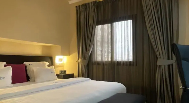 Particular Destiny Suites, Boek Hotel Hotels in Douala met parkeren, Parkeren