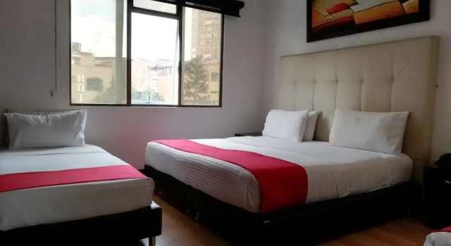 Трёхместный номер Standard American Deluxe Hotel BC