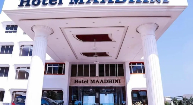 Hotel Maadhini, Забронировать Отель Отели штата Тамилнада 3 звезды, 3*
