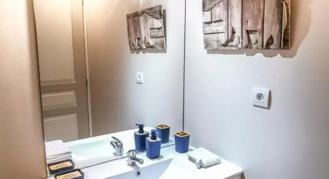 Коттедж Stationnement gratuit, 2 suites parentales, 2 SDB, 3WC, Cuisine équipée