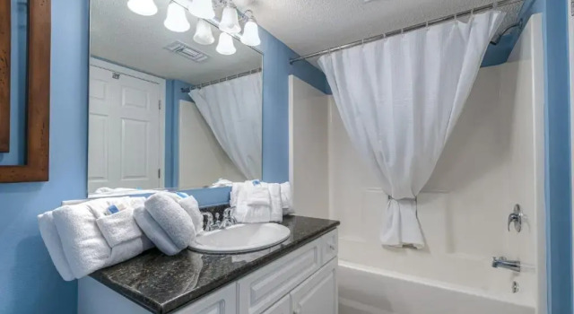 Yacht Club Villas #1-703 Apartment