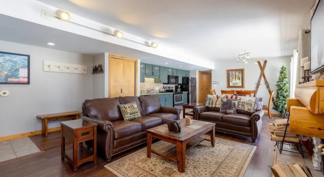 1076 Wild Irishman 2 Bedroom Condo by RedAwning, Забронировать Апартаменты/квартира Отели Roosevelt National Forest с парковкой, Парковка