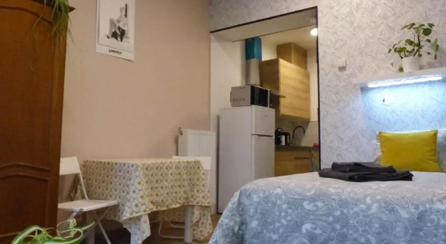 Студия Superbe Studio au 1er étage, proche de la gare du Midi