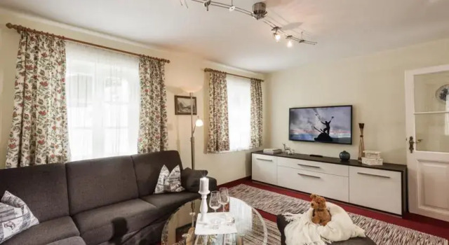 Chalet Kerstin, Rezerwuj Chalet Hotele w Salzburg z parkingiem, Parking