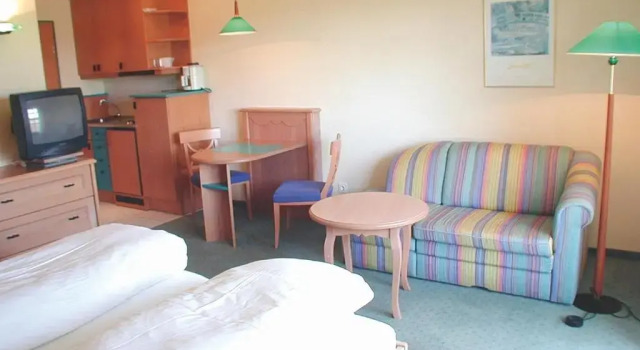 Kurhotel Würdinger Hof, Забронировать Отель Отели Нижнебаварского курортного треугольника с парковкой, Парковка