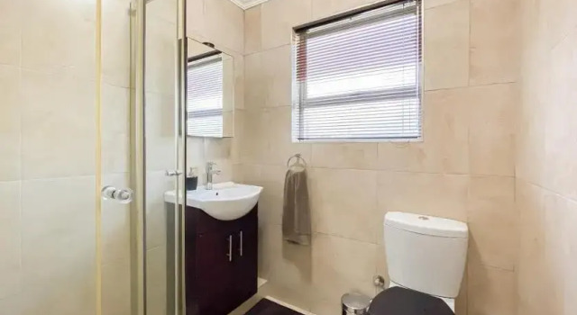 Апартаменты c 1 комнатой 1 Bedroomed Serendipity Cottage West Beach, Cape Town