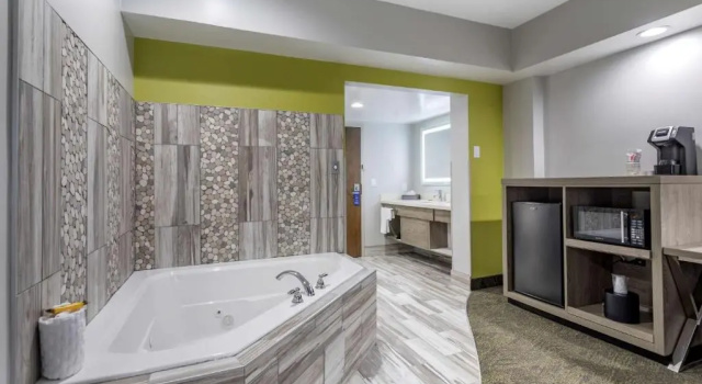 Люкс с балконом Best Western Plus Apple Valley Lodge Pigeon Forge