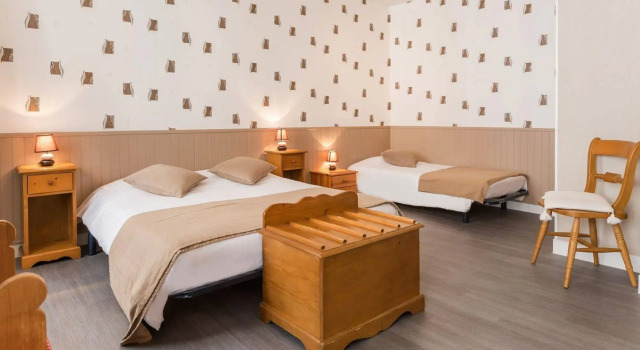 Logis Hotel Restaurant Le Vedaquais, Prenota Hotel Vaas 