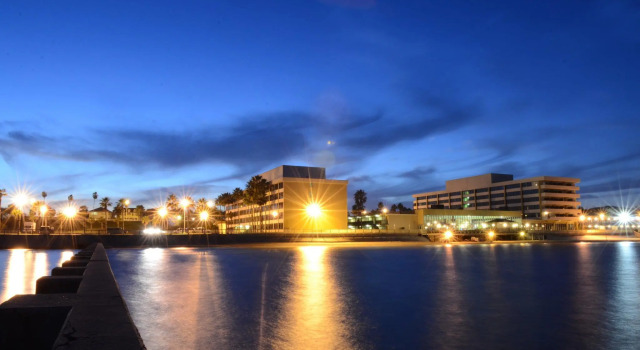 Четырёхместный номер Standard Emerald Beach Hotel