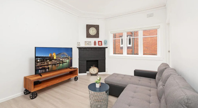 Апартаменты Newly Renovated Apt Close to CBD Unit 1