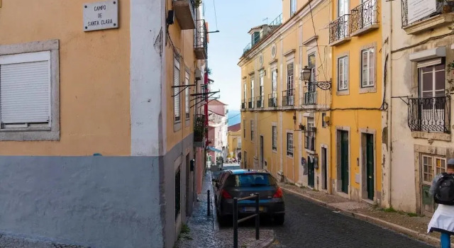 Alfama's Flat With a National Pantheon View