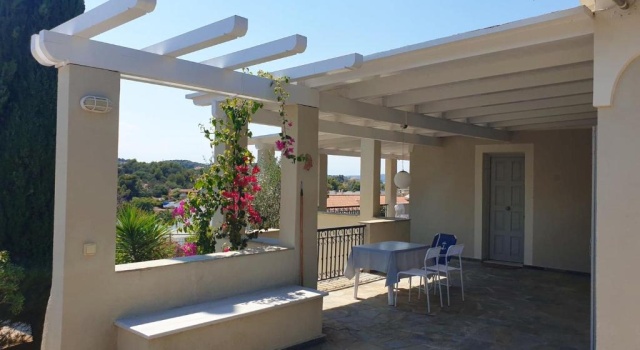 Studio with sea view enclosed garden and wifi at Porto Heli, Prenota Appartamento Hotel a Peloponneso con parcheggio, Parcheggio