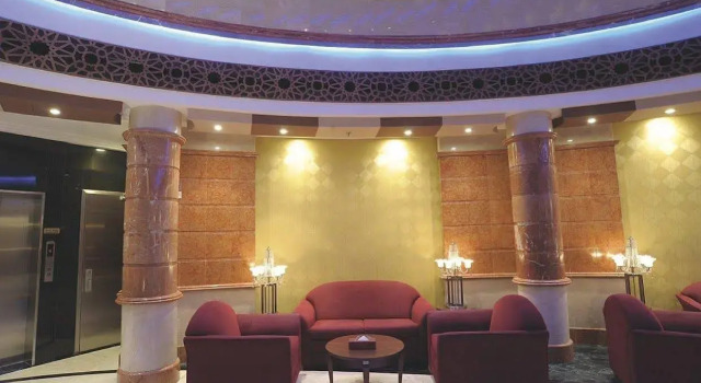 Al Muna Kareem Radisson Blu, Забронировать Отель Отели Медины 5 звезд, рядом с Ворота Али ибн Абу Талиба в мечети Пророка, 5*