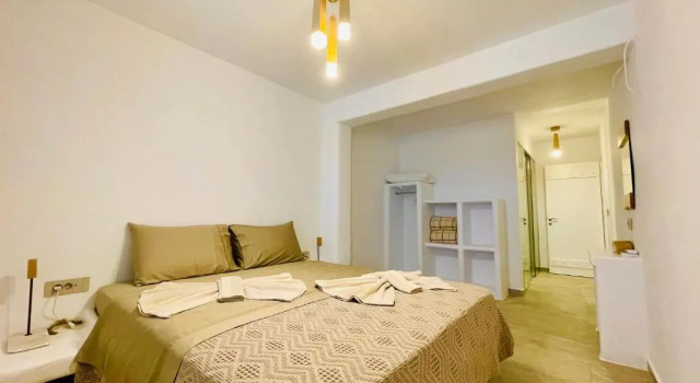 Aeris suites pori semi basement villa, Rezervați Vilă Cabane în Cicladele, Casetă