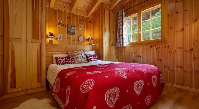 Gorgeous Chalet Amidst Mountains in La Tzoumaz