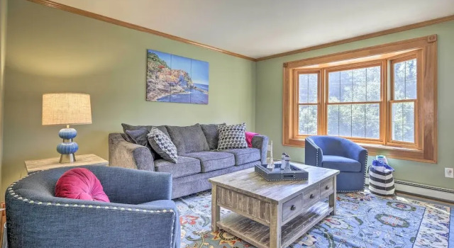 Onset Home w/ Deck: Walk to Beach on Buzzards Bay!, Забронировать Дом для отпуска Борн Полуостров Кейп-Код