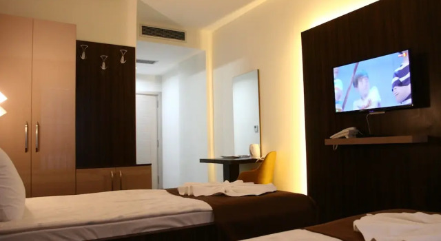 Habitación triple Confort Hotel DOA