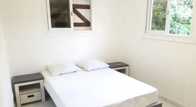 House With One Bedroom In Port Louis With Enclosed Garden And Wifi 6 Km From The Beach, Prenota Hotel Port-Louis Grande-Terre