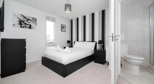 Апартаменты Stunning 2BR Flat With Balcony