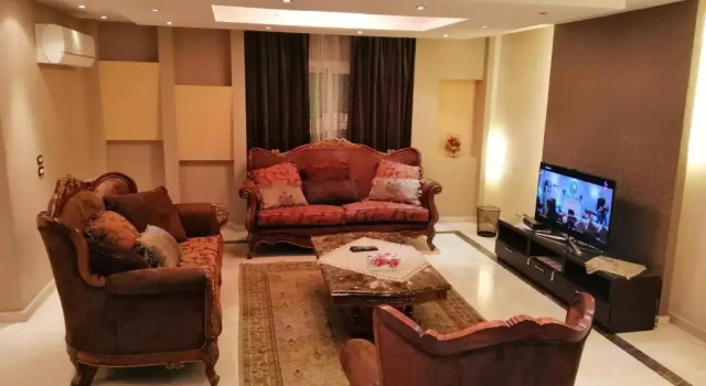 شقه مفروشه فندقيه 255م رائعه مكيفه معقمه معز الدوله, Rezervovat Hotel Nasr City 