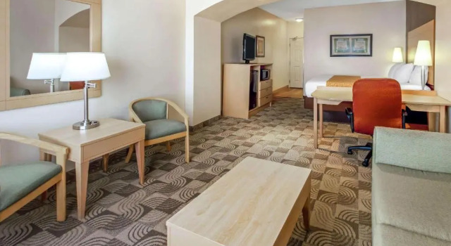 Двухместный номер Executive La Quinta Inn & Suites by Wyndham Tucumcari