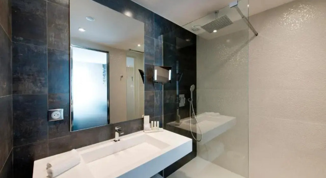 Полулюкс Golden Tulip Sophia Antipolis - Hotel & Spa